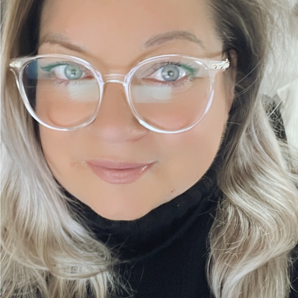 Meet your Posher, Layla - Picture 1 of 3